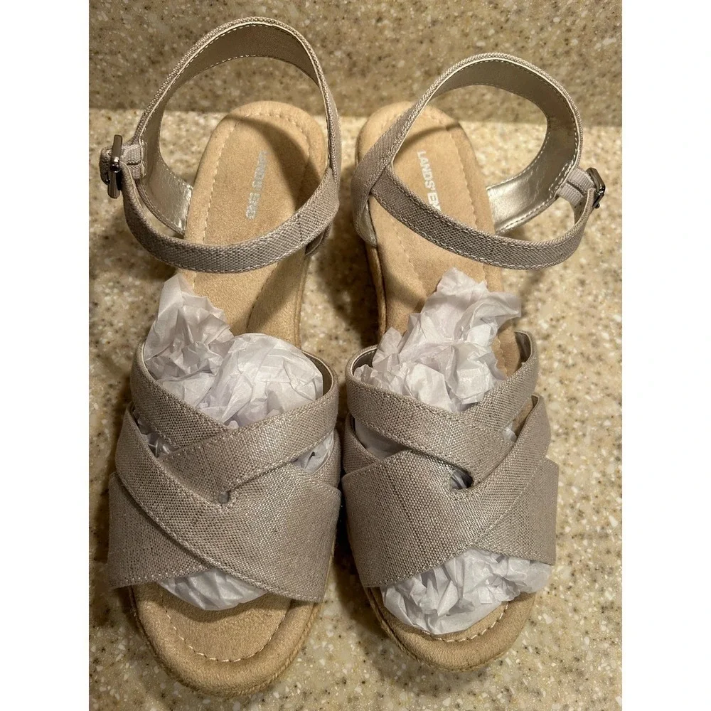 Lands’ End Canvas wedge sandal beige canvas Size 8 - Picture 8 of 8